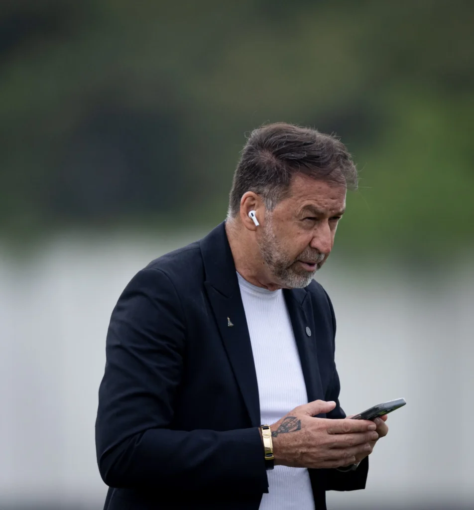 Corinthians: Déficit de R$ 181,7 milhões em 2024, dívida atinge R$ 2,5 bilhões e auditoria alerta