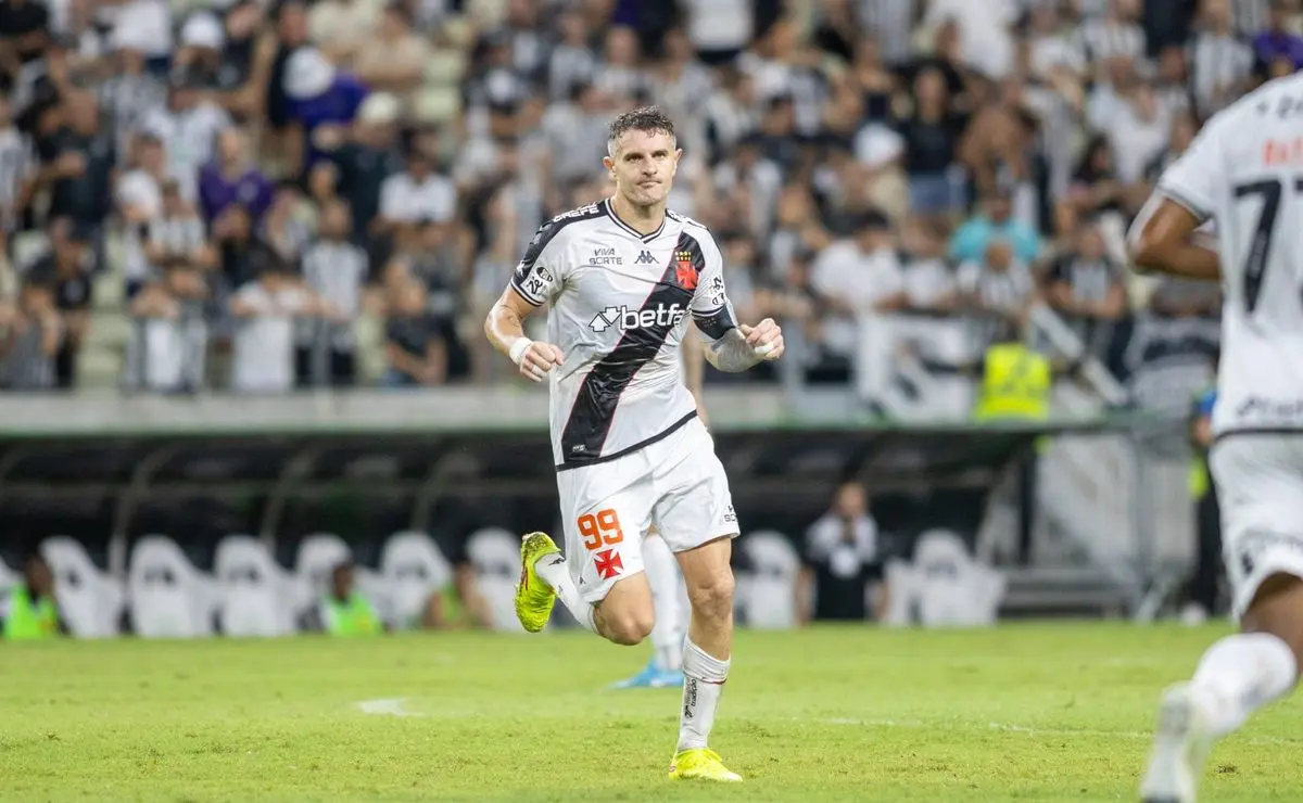 Jardel elogia Vegetti, atacante do Vasco: "Tiro o chapéu"