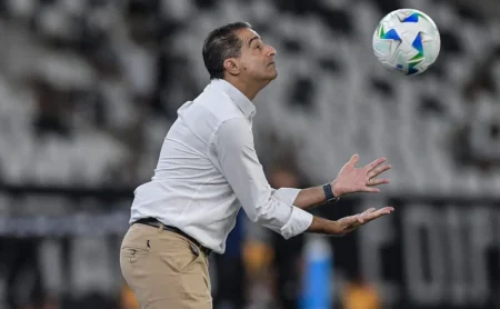 Renato Paiva aponta problema ofensivo em Botafogo e Atlético-MG