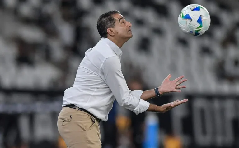 Renato Paiva aponta problema ofensivo em Botafogo e Atlético-MG