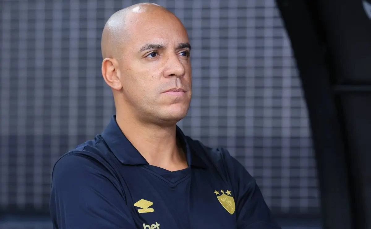 Pepa: Desabafo após Revés contra o Corinthians e Referências a Memphis Depay, Yuri Alberto e Romero