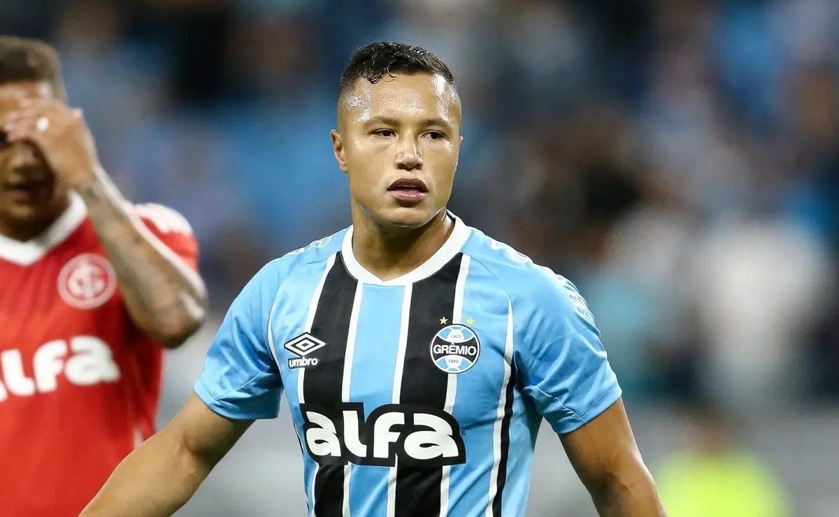 Estreia de Marlon (ex-Cruzeiro) no Grêmio agita Brasileirão e web: "Jogador de outro nível"