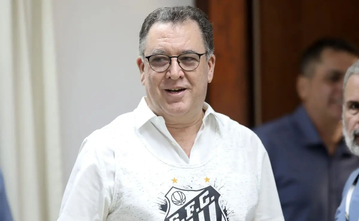 Santos Adota Postura Cautelosa no Mercado de Contratações sob Marcelo Teixeira