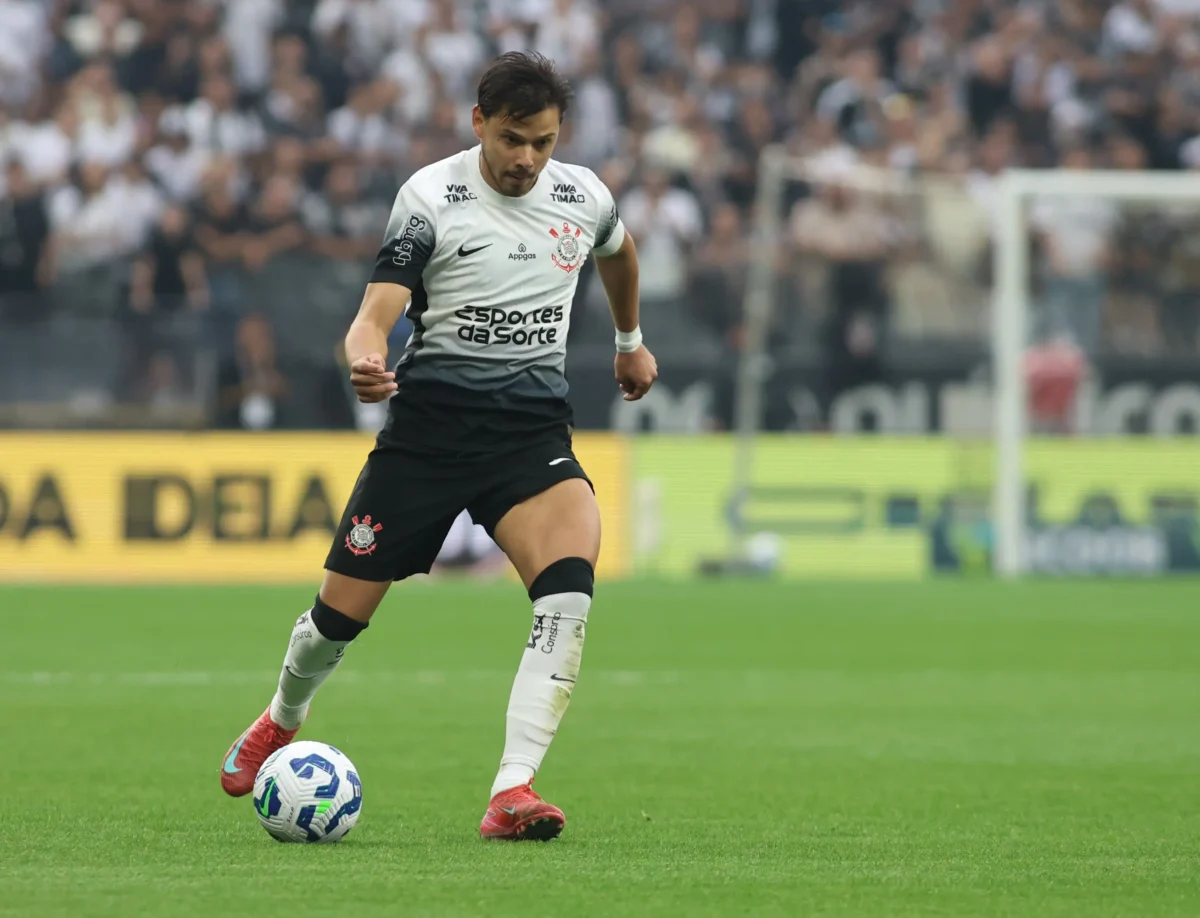 Romero Defende Memphis Após Declarações do Holandês: "Ele Quer o Bem do Corinthians"