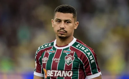 André, Ex-Fluminense, Brilha em Vitória do Wolverhampton na Inglaterra
