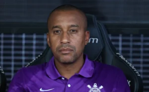 Interino do Corinthians Impulsiona Base e Abre Portas Após Triunfo Sobre o Sport