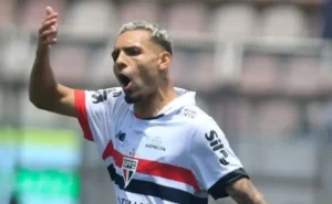 Matheus Alves: Atuação de destaque no São Paulo pelo Brasileirão Betano