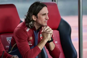 Zubeldía exalta ética no São Paulo e celebra vitória no clássico: "Ganhar era crucial"