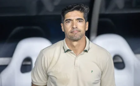 Substituições de Abel Ferreira geram debate no Palmeiras durante o Brasileirão Betano