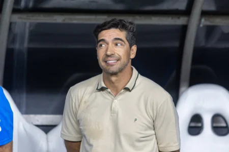 Abel Ferreira exalta esforço do Palmeiras e associa longevidade ao sacrifício: "Aos campeões, desconforto"