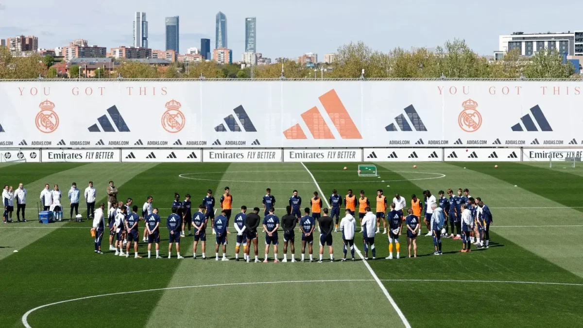 Real Madrid presta homenagem: Elenco observa minuto de silêncio por Papa Francisco durante treino