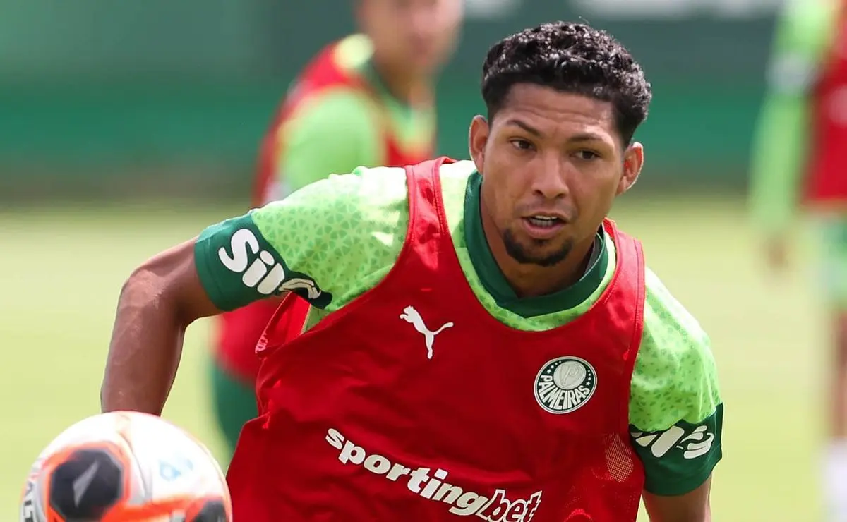 Abel Ferreira expressa tristeza com a saída de Rony e outros campeões do Palmeiras: "Dói o coração"