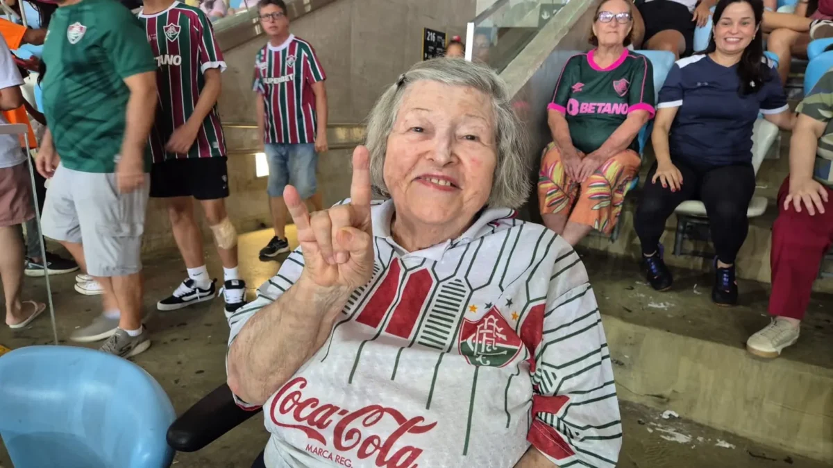 Aos 82, Vovó Tricolor Conhece o Maracanã e Realiza Sonho de Ver Arias Jogar