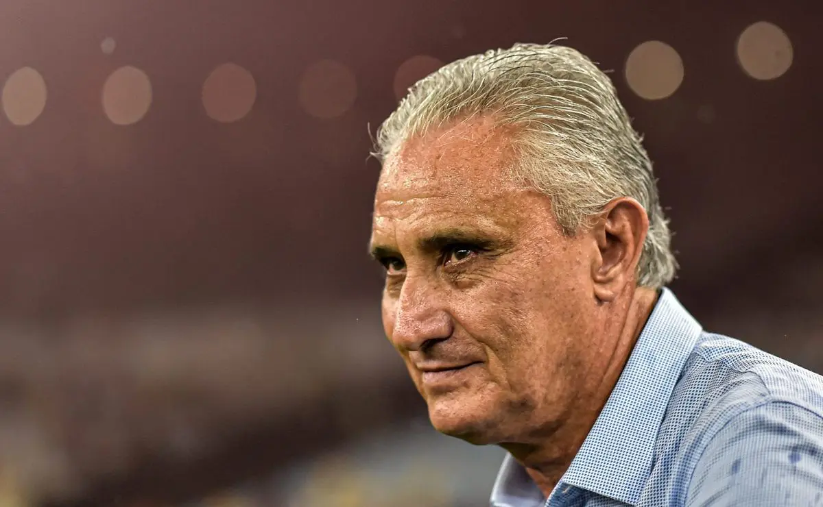 Corinthians sonda Tite nesta segunda (21) e técnico avalia assumir o Timão de Memphis contra o Racing