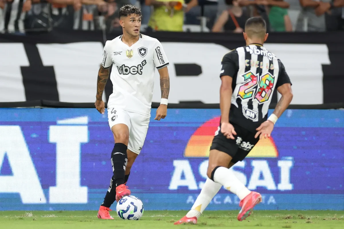 Botafogo: Análise das Substituições de Paiva e Alternativas no Banco