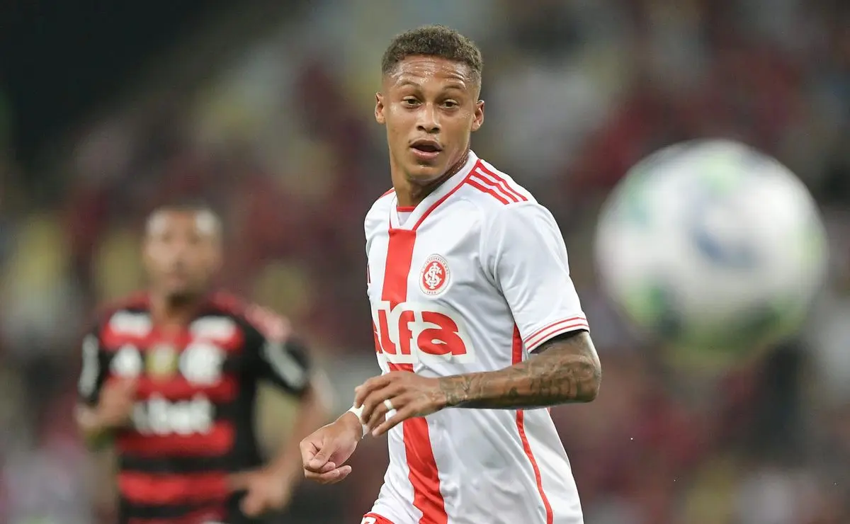 Internacional: Roger Machado promove mudanças na escalação para enfrentar o Nacional-URU.
