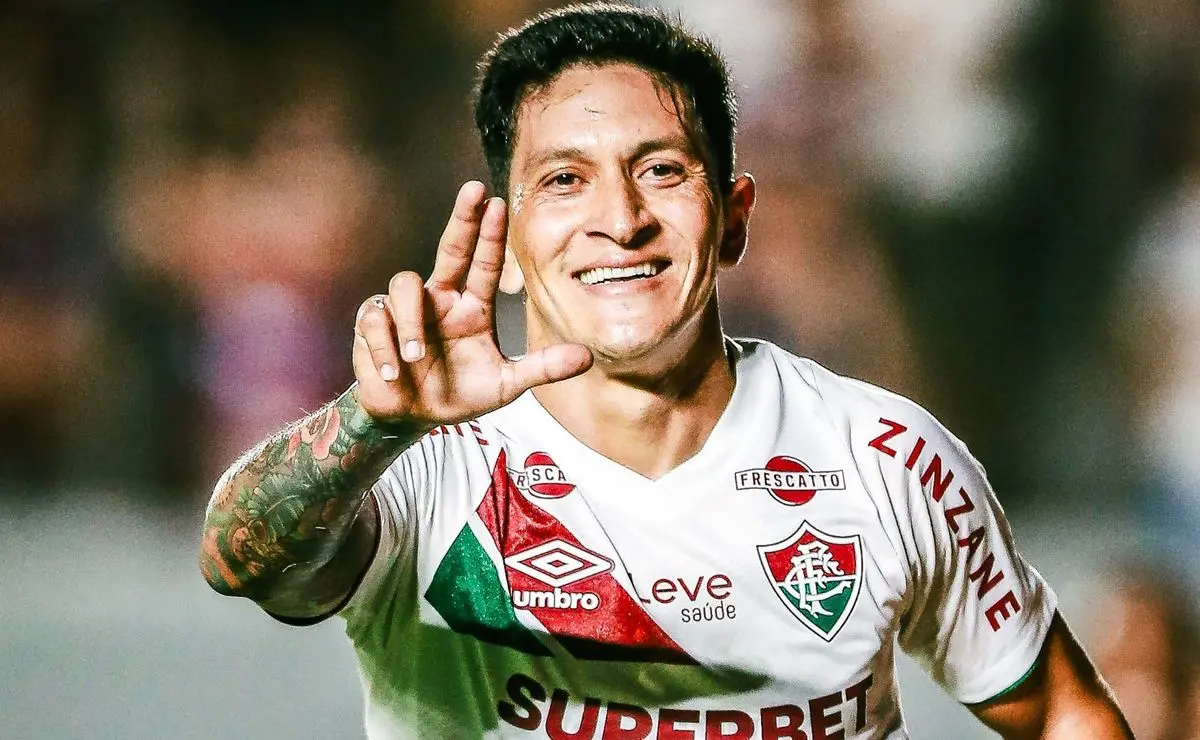 Cano aumenta marca e balança as redes contra 43 adversários pelo Fluminense