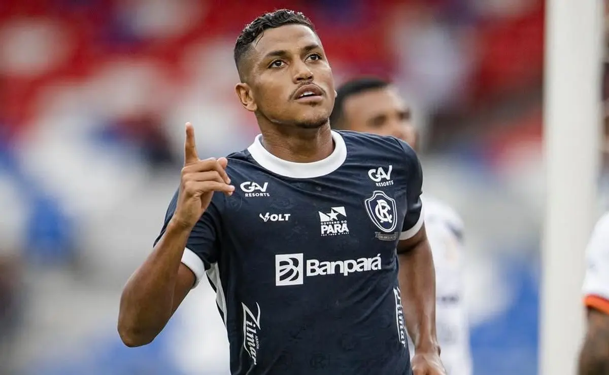 Rocha ex-Cruzeiro: Estrela na Série B reacende paixão da torcida celeste