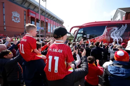 Liverpool: Ingressos para jogo decisivo da Premier League chegam a R$ 27 mil