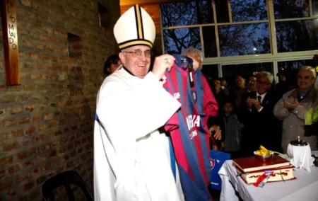 San Lorenzo busca estádio com nome de Papa Francisco, diz presidente