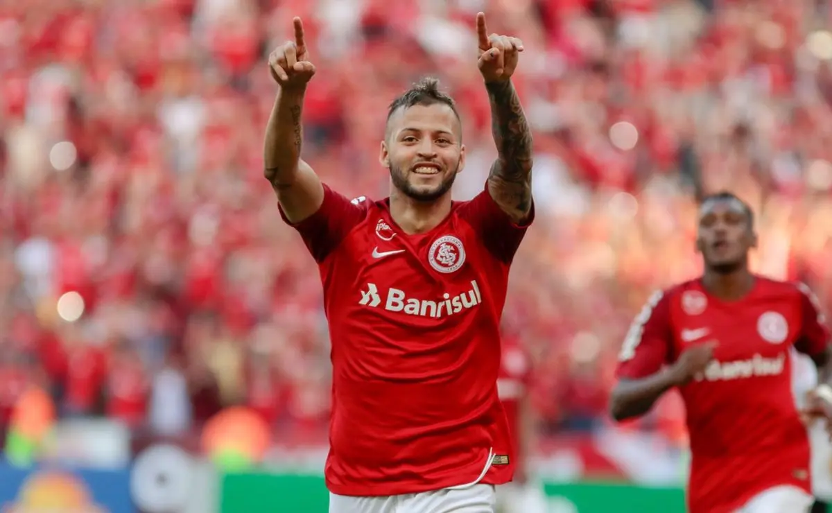 Retorno de Nico López: Duelo entre Internacional e Nacional-URU