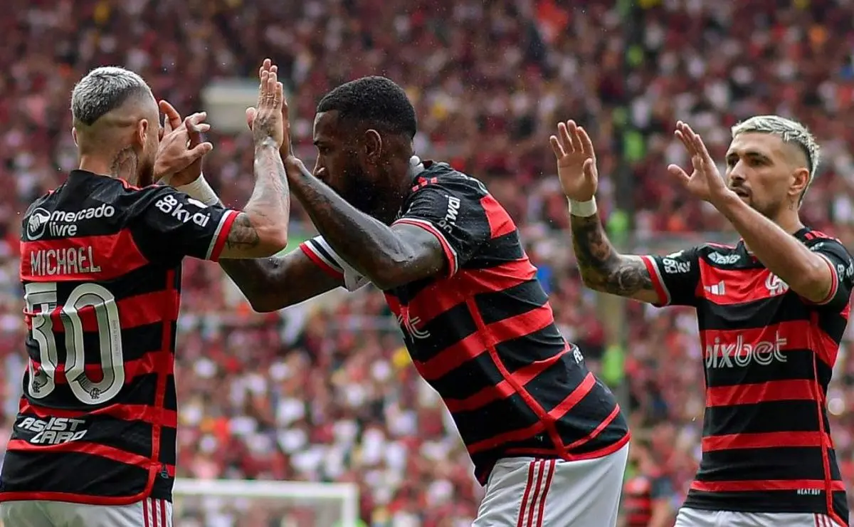Cruzeiro Sondando Titular do Flamengo e Michael: Uma Possível Negociação