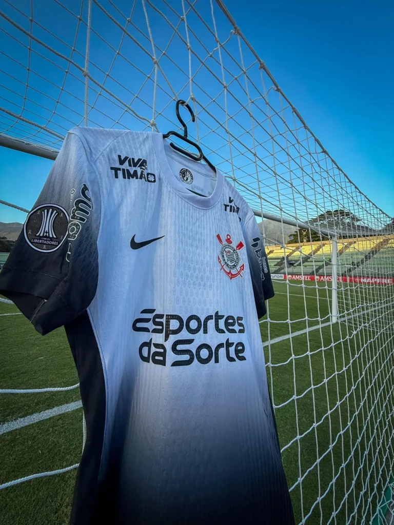 Corinthians é notificado por patrocinador sobre rescisão contratual; clube considera ações legais
