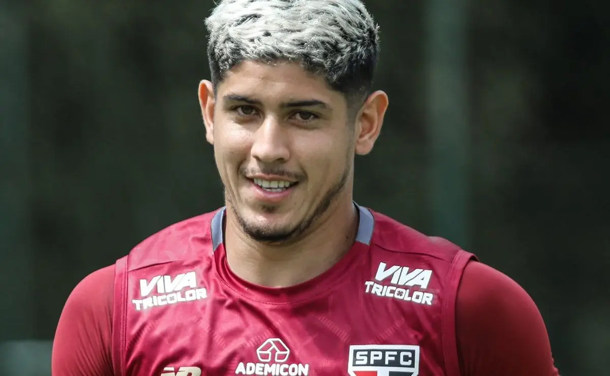 Alan Franco Retorna ao São Paulo para a Libertadores Após Triunfo Sobre o Santos, Com Arboleda Ausente