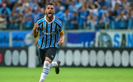 Maicon Fala Abertamente Sobre Possível Cargo na Direção do Grêmio e Recebe Sondagem