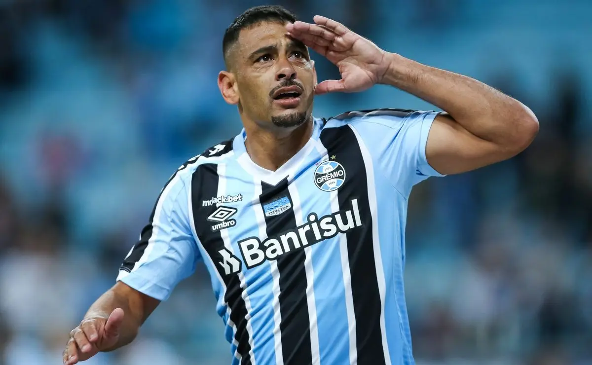 Diego Souza relembra retorno ao Grêmio em 2021: "Por gratidão..."