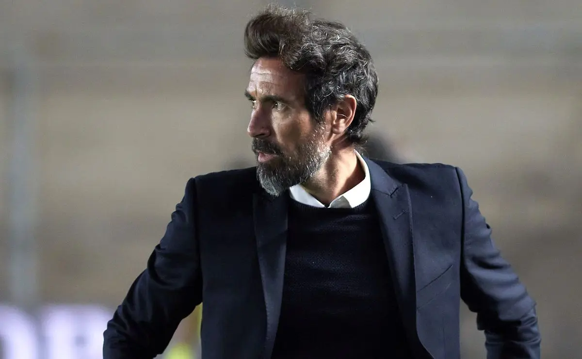Eduardo Domínguez no Santos: Opção Após Decisão de Marcelo Teixeira