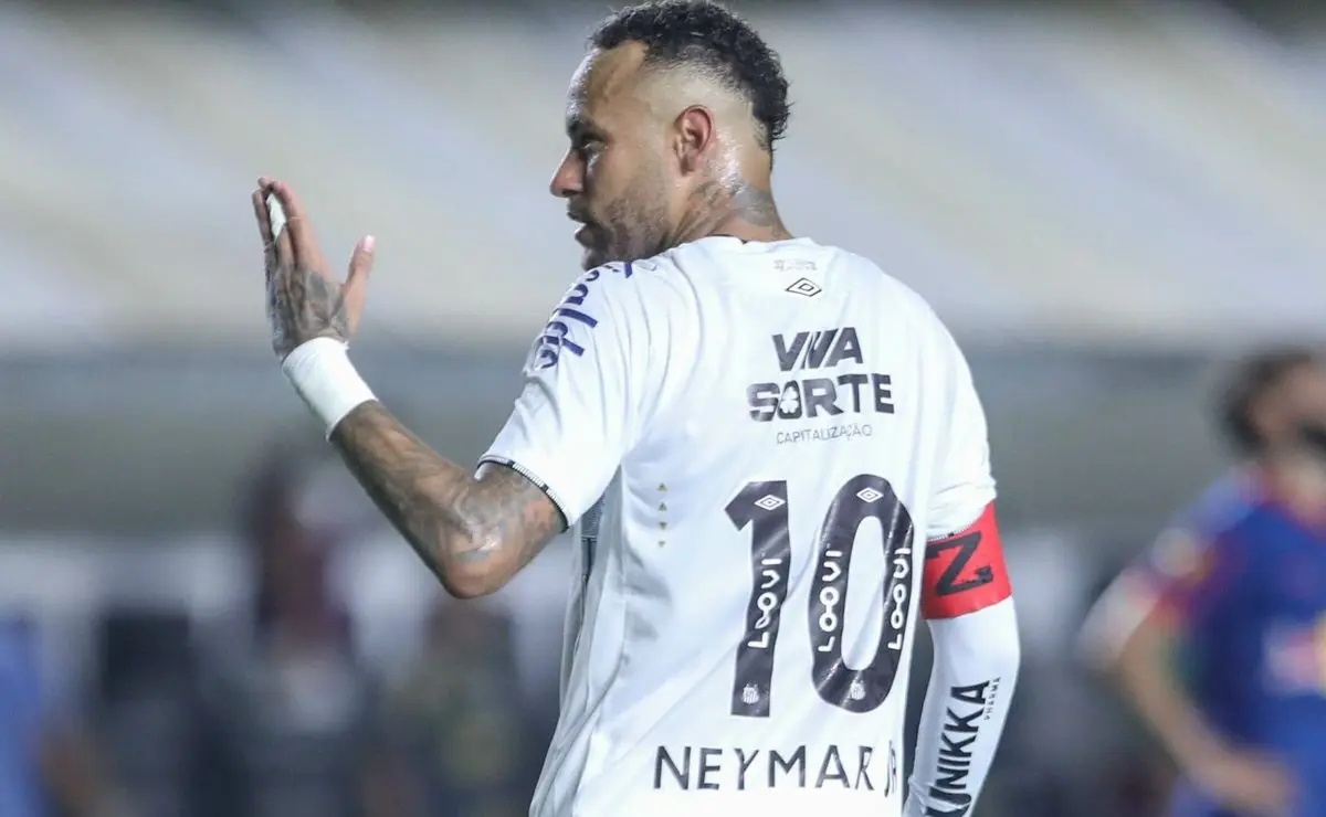 Camisa do Santos de Neymar é achada em barraca na Espanha