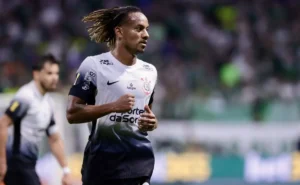 Carrillo do Corinthians: Conexão nos Bastidores com a Base Desperta Interesse