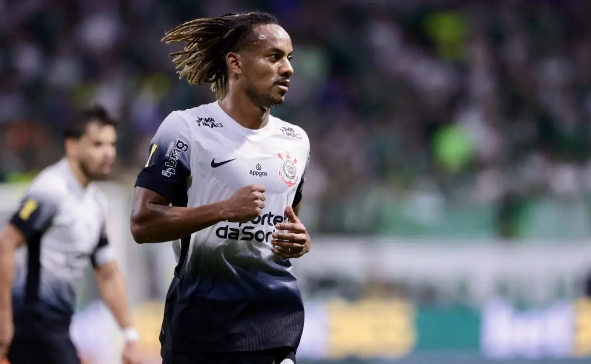 Carrillo do Corinthians: Conexão nos Bastidores com a Base Desperta Interesse