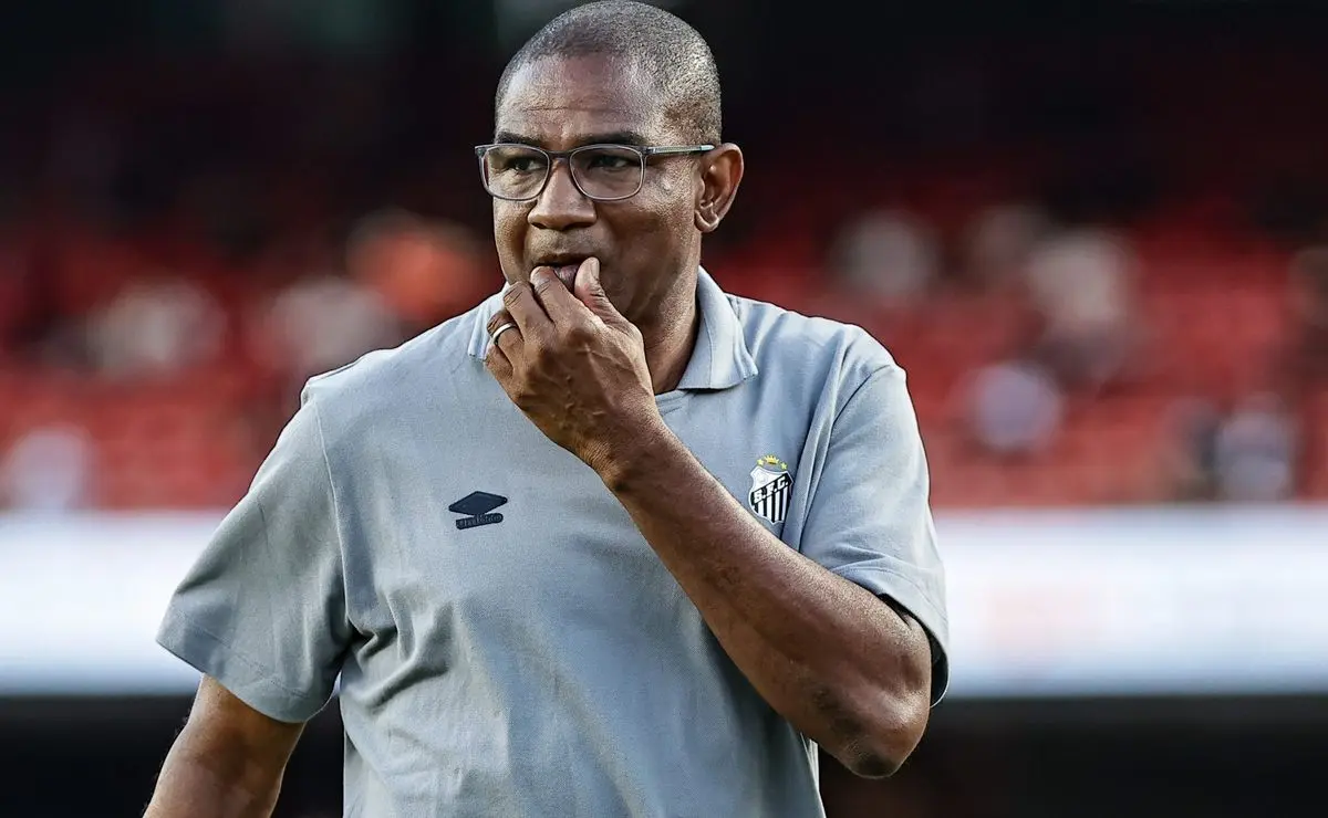 Santos: Diretoria muda postura na busca por técnico, mas mantém Cesar Sampaio