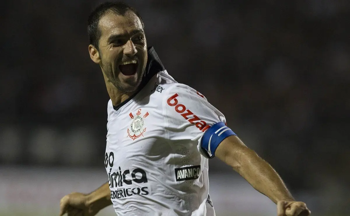 Craques Inesquecíveis: Uma Jornada pelos Gigantes do Corinthians na Libertadores