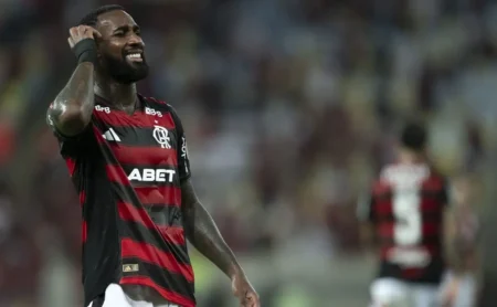 Gerson é criticado após empate na altitude contra a LDU na Libertadores: “Desempenho apagado”