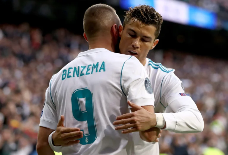 Benzema comenta sobre Cristiano Ronaldo e o posto de artilheiro no Campeonato Saudita: "O que importa são os troféus"