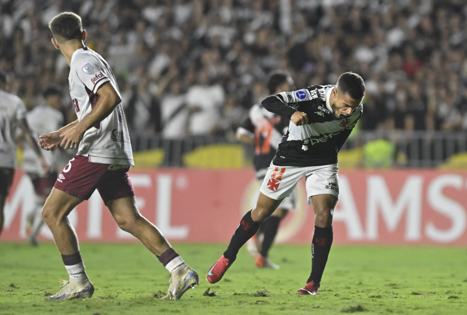 Empate evidencia fragilidades no elenco do Vasco e exige busca por pontos fora