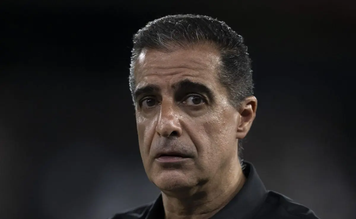 Botafogo: Decisões do VAR sob suspeita de afetar o desempenho de Renato Paiva