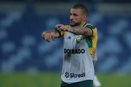 Cuiabá: André Luís é afastado por questões disciplinares