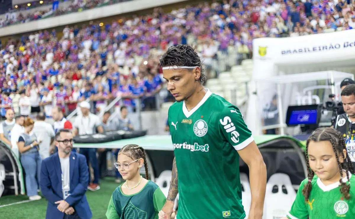 Richard Ríos: Manchester United surge como possível destino após negociação com o Palmeiras.