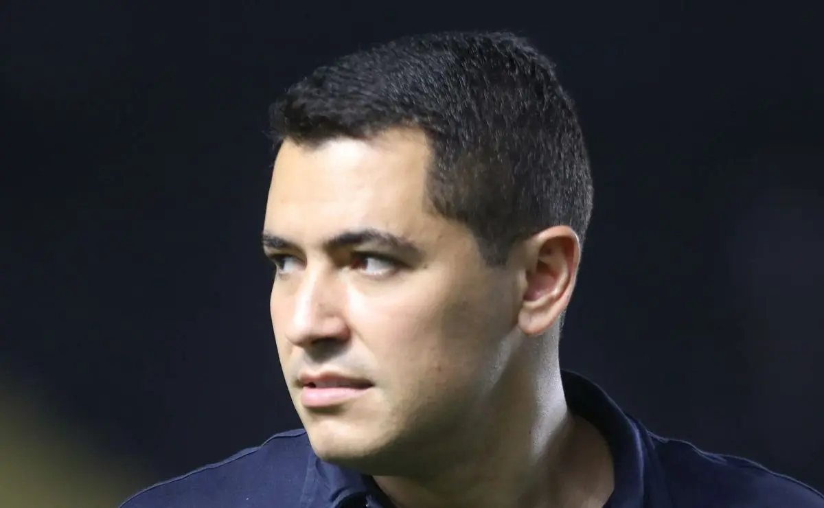 Rumores sobre a Saída de Pedro Martins e Possível Chegada de Jorge Sampaoli no Santos