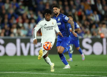 Ancelotti pode "congelar" Endrick após polêmica cavadinha, diz jornal espanhol