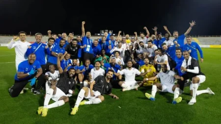 Clube de cidade saudita inexistente ascende à elite do futebol.