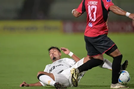 Menino sofre entorse e será avaliado em Belo Horizonte; Atlético-MG tem nova baixa
