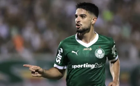 Flaco López: Artilheiro do Palmeiras mira o Bolívar em busca da glória