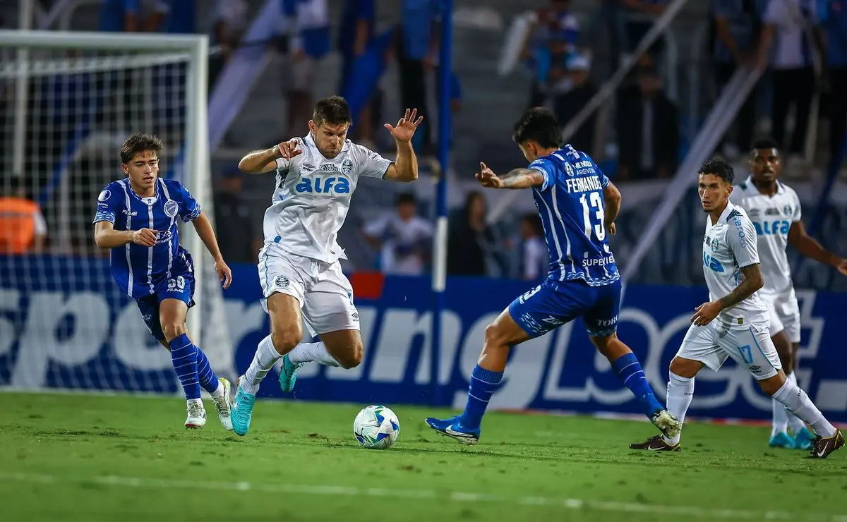 Grêmio empata no fim e desperdiça liderança na Sul-Americana; confira a classificação