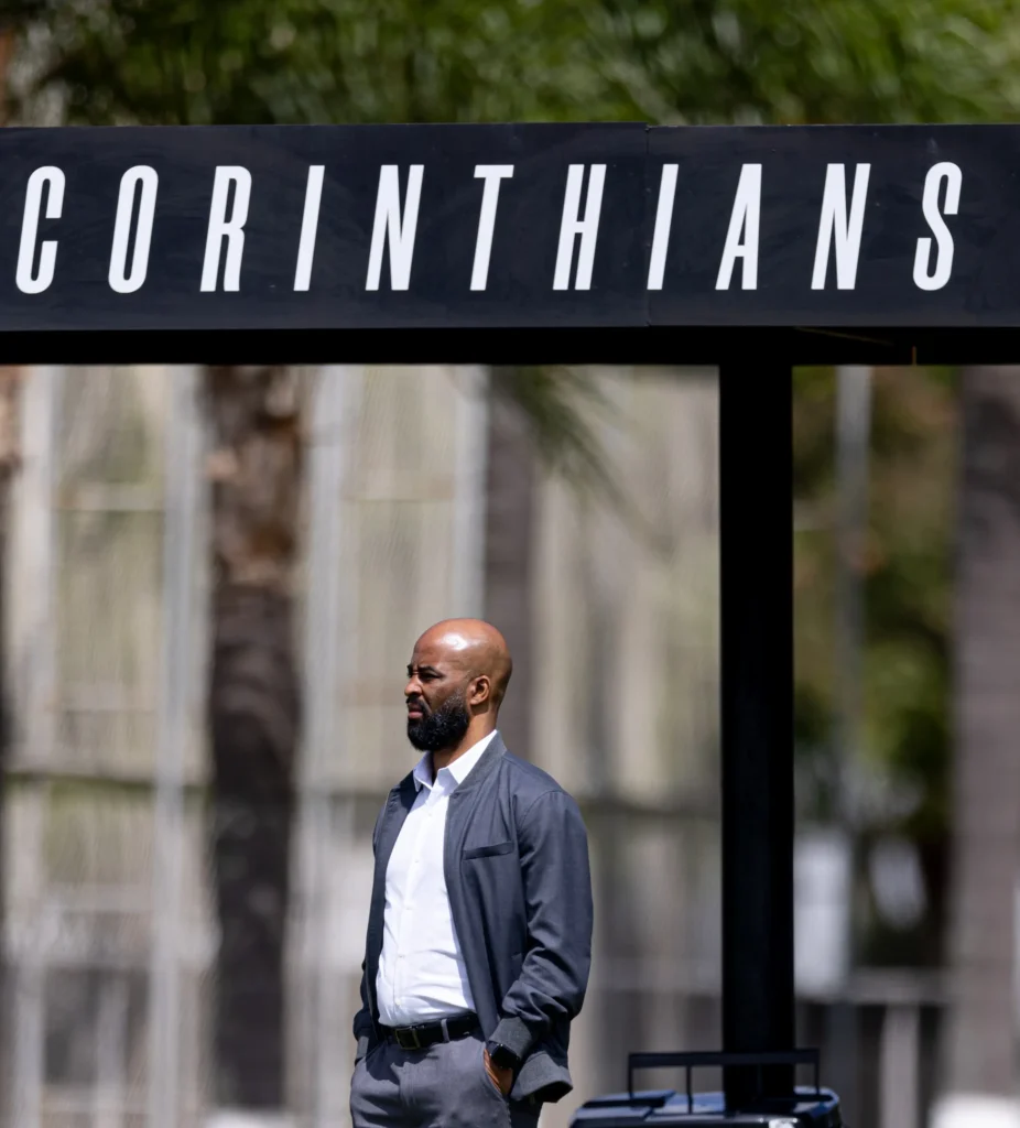 Corinthians se reúne novamente com Dorival Júnior em busca de acordo