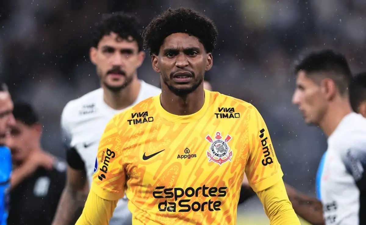 Hugo Souza exalta Dorival Júnior: "Grande técnico e ser humano"